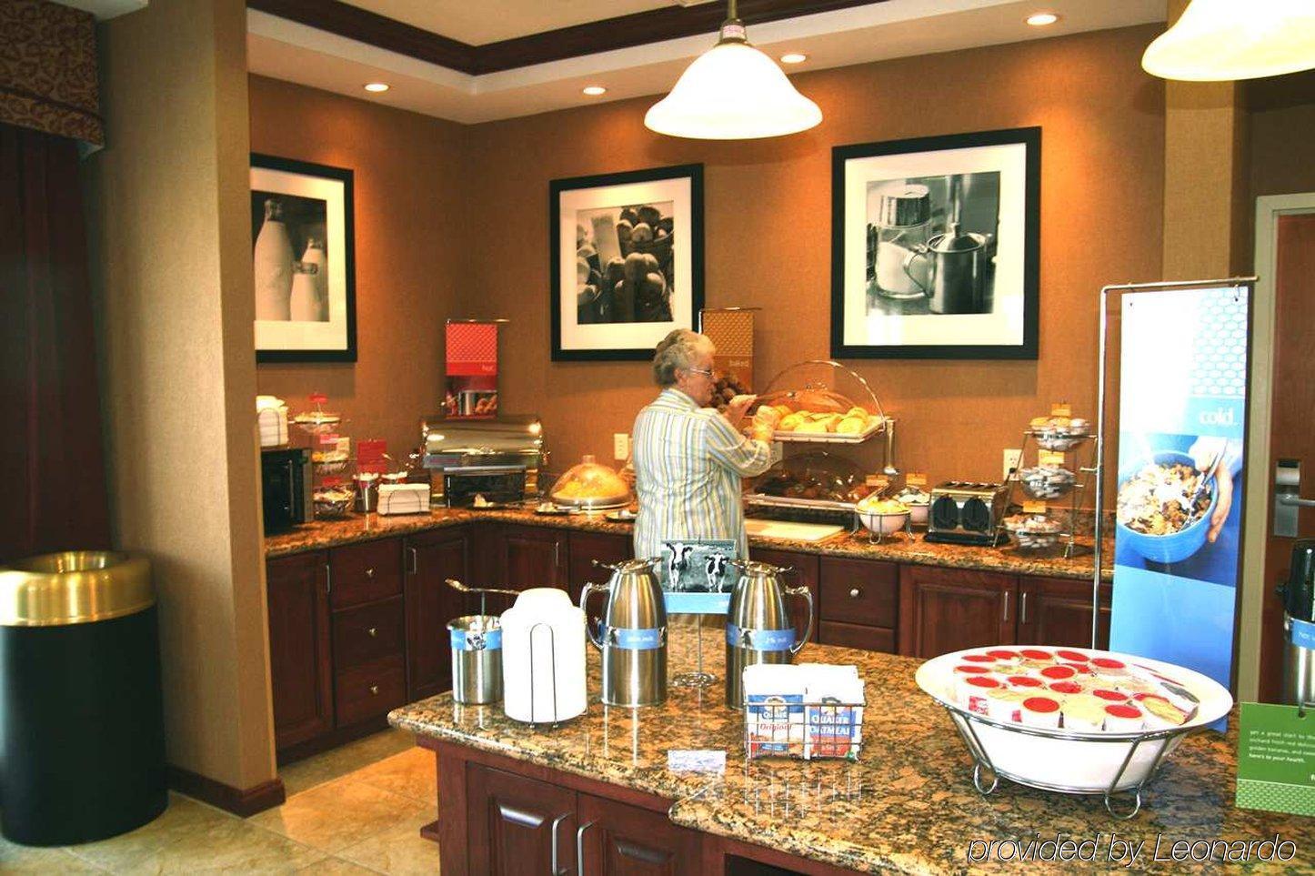 Hampton Inn York Restoran fotoğraf
